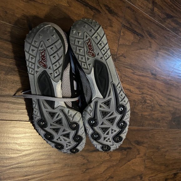 MEN'S OASIC SIZE 13 TRACK SHOES. - Picture 7 of 8